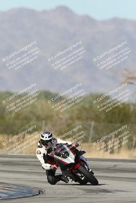 media/Dec-01-2025-Moto Forza (Mon) [[2daa91e15f]]/1-Advanced Group/Session 3 (Turn 3)/